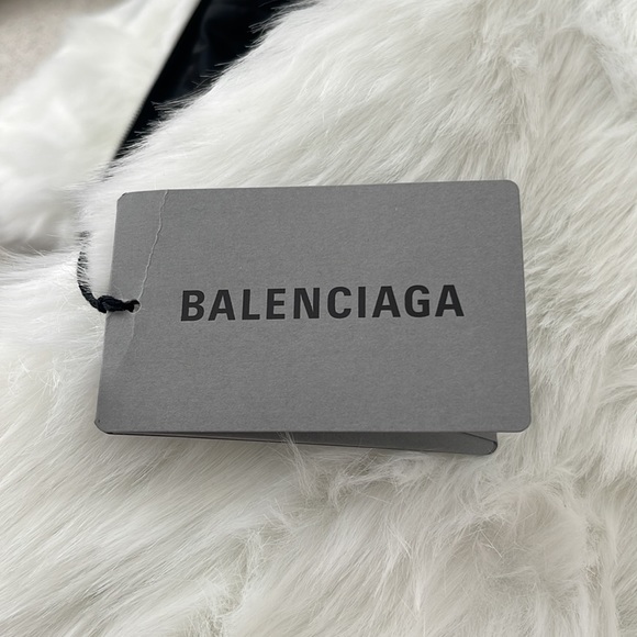 Balenciaga Faux Fur Jacket || Size 36 || BRAND NEW - Picture 5 of 7